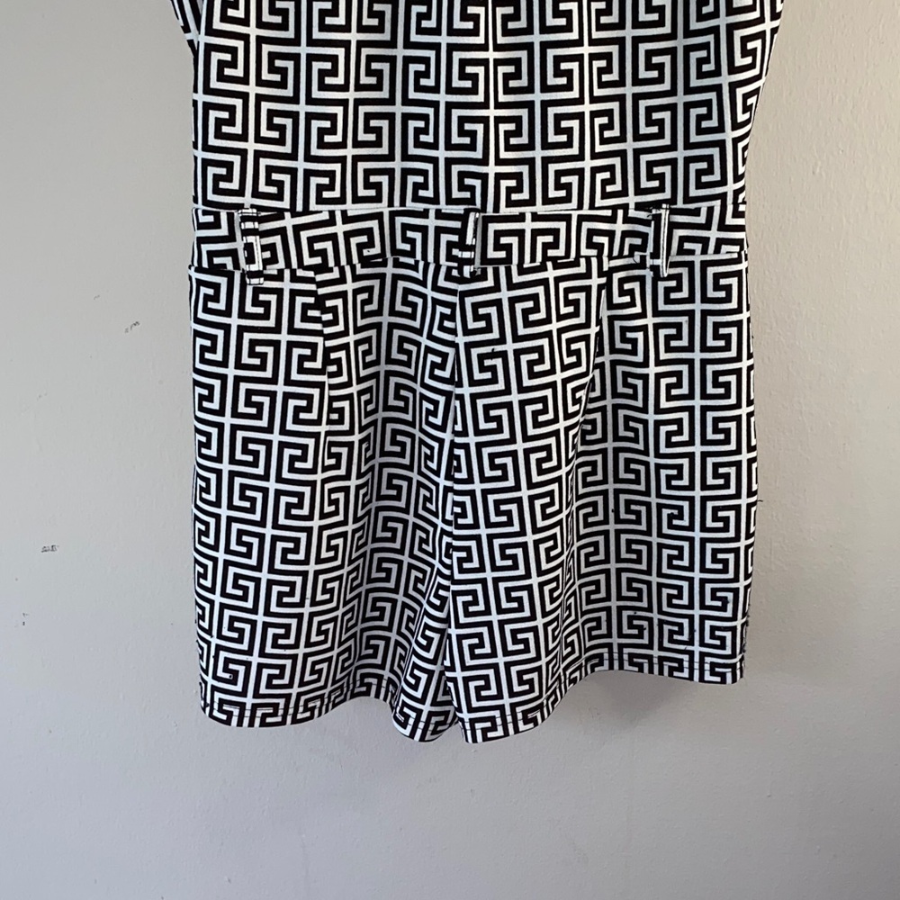 Elegant Black and White Geometric Jumpsuit - Picture 7 of 12